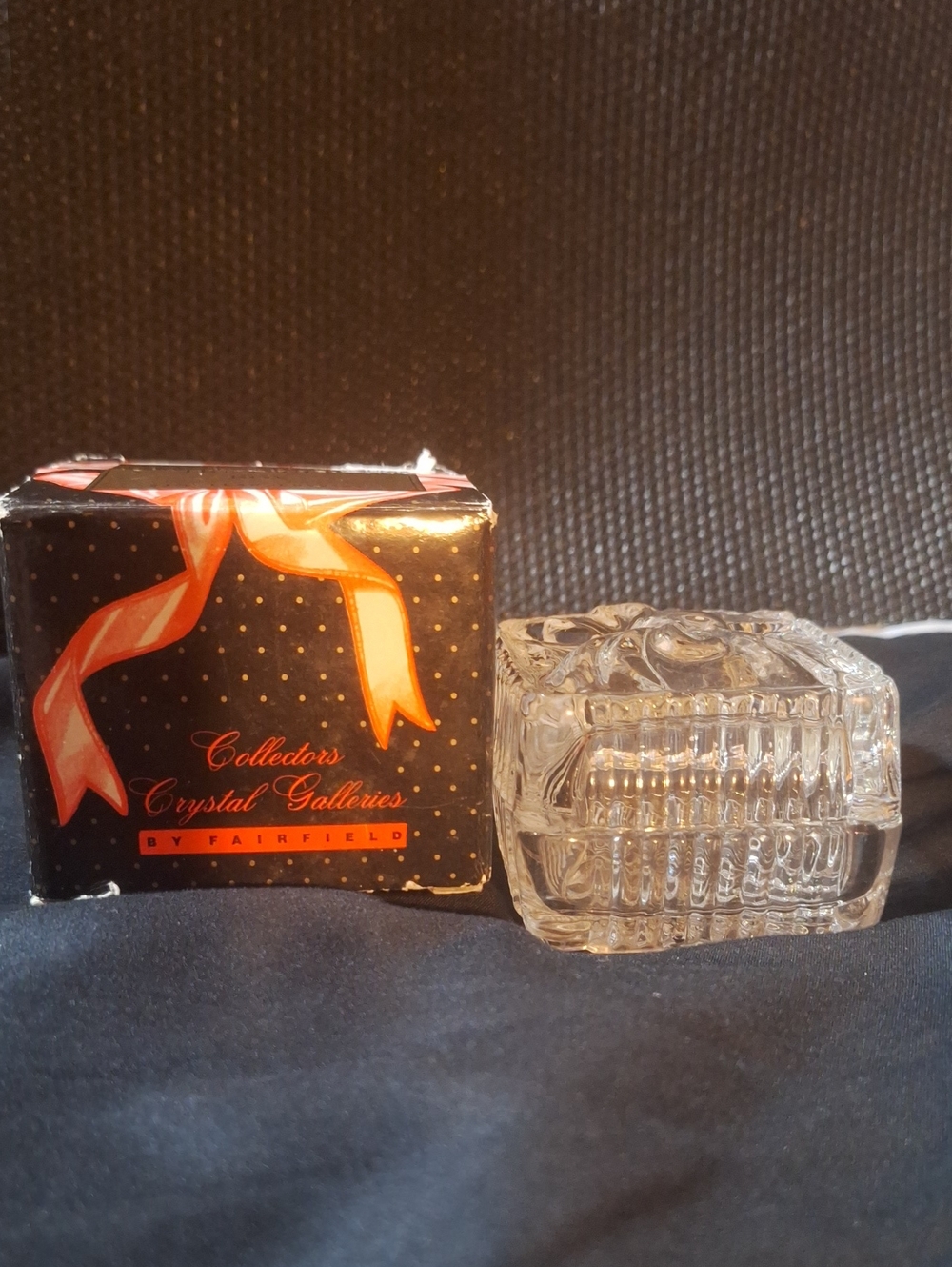 NIB Vintage Collectors Crystal Galleries Clear Glass Trinket Box